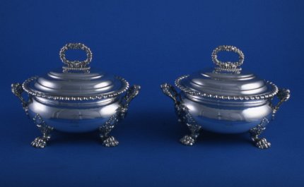 Pair sauce tureens - Click to enlarge and for full details.