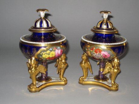 Pair FLIGHT BARR & BARR Worcester Pot Pourri Bowls & Covers, circa 1813-20 - Click to enlarge and for full details.