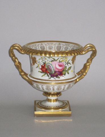 FLIGHT BARR & BARR WORCESTER VASE. CIRCA 1820-5 - Click to enlarge and for full details.