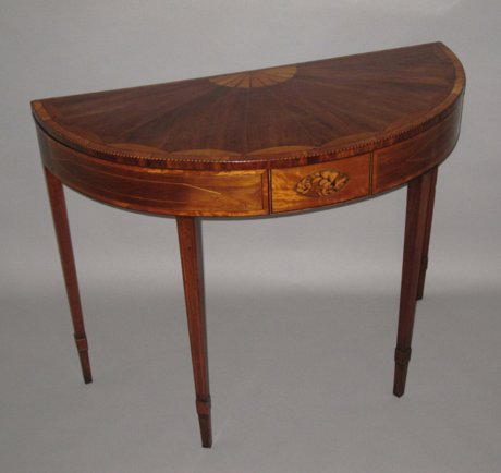 18th CENTURY MAHOGANY CARD TABLE. CIRCA 1785. - Click to enlarge and for full details.
