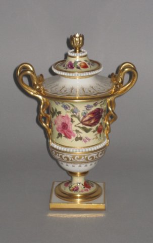 FLIGHT BARR & BARR VASE. CIRCA 1815. - Click to enlarge and for full details.