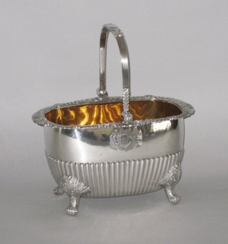 OLD SHEFFIELD PLATE SILVER BASKET. CIRCA 1820 - Click to enlarge and for full details.
