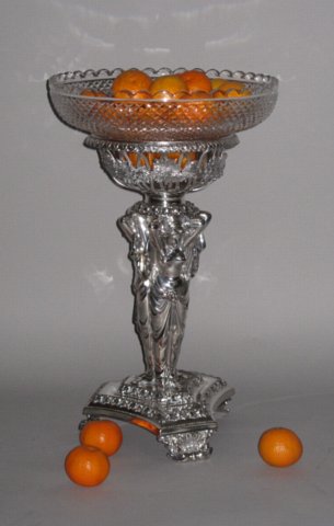 OLD SHEFFIELD PLATE SILVER EPERGNE, CIRCA 1825 - Click to enlarge and for full details.
