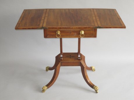 SHERATON PERIOD MAHOGANY PATIENCE TABLE, CIRCA 1800. - Click to enlarge and for full details.