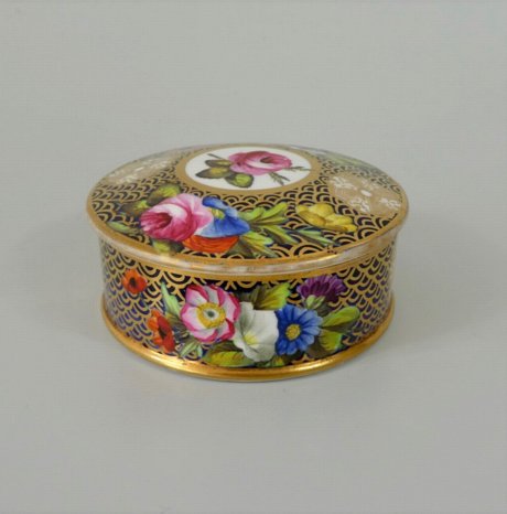 SPODE LIDDED BOX, PATTERN 1166 - Click to enlarge and for full details.