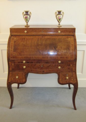 IMPORTANT HEPPLEWHITE PERIOD MAHOGANY WRITING DESK. CIRCA 1770. - Click to enlarge and for full details.