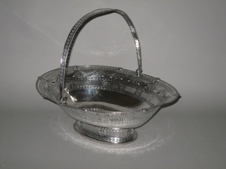 ​AN 18th CENTURY OLD SHEFFIELD PLATE SILVER BREAD/CAKE BASKET, CIRCA 1775. - Click to enlarge and for full details.