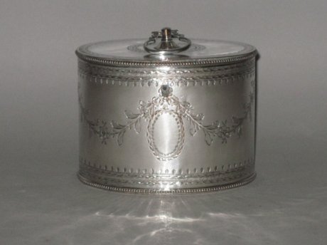 AN 18TH CENTURY OLD SHEFFIELD PLATE SILVER TEA CADDY, CIRCA 1775. - Click to enlarge and for full details.