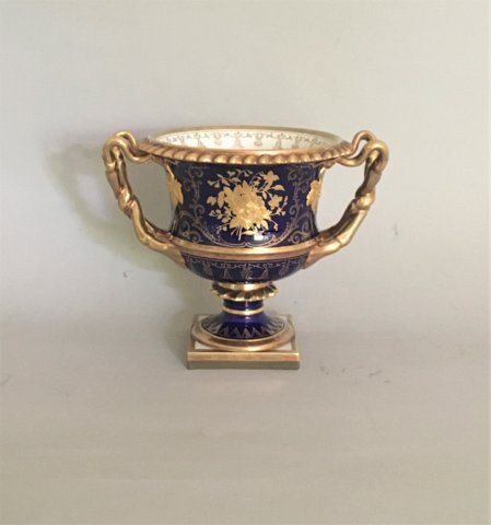 A FLIGHT BARR & BARR WORCESTER PORCELAIN CAMPANA VASE. ENGLISH CIRCA 1820.  - Click to enlarge and for full details.