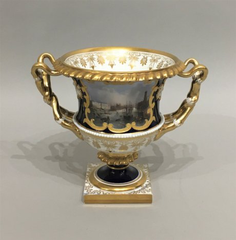 ​A CHAMBERLAIN & CO. WORCESTER VASE, CIRCA 1840 - Click to enlarge and for full details.