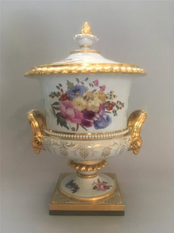 ​A MAGNIFICENT FLIGHT BARR & BARR WORCESTER ICE PAIL, LINER & COVER, CIRCA 1820-30 - Click to enlarge and for full details.
