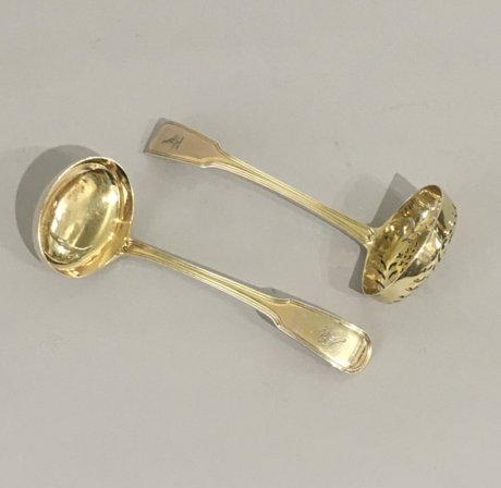 ​A  FINE PAIR OF SILVER GILT SERVING LADLES (SUGAR & CREAM). WILLIAM ELEY & WILLIAM FEARN. LONDON 1801.  - Click to enlarge and for full details.