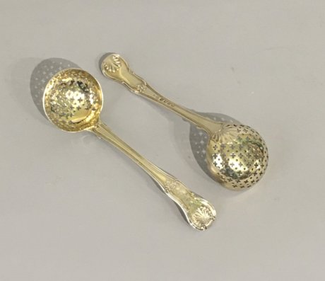A  FINE & RARE PAIR OF SILVER GILT SIFTER SPOONS. WILLIAM ELEY & WILLIAM FEARN. LONDON 1806.  - Click to enlarge and for full details.