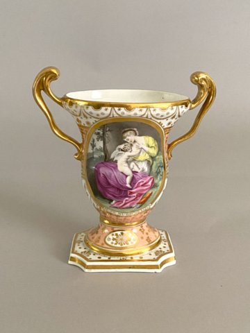 ​A FINE LATE 18TH CENTURY CHAMBERLAINS WORCESTER VASE, CIRCA 1795 - Click to enlarge and for full details.