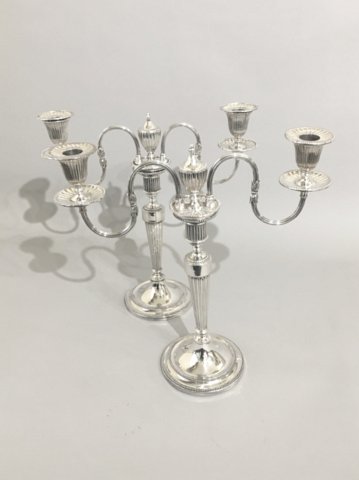 ​A VERY ELEGANT PAIR OF LATE 18TH CENTURY ADAM PERIOD OLD SHEFFIELD PLATE SILVER CANDELABRA, CIRCA 1790. - Click to enlarge and for full details.