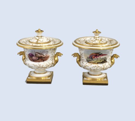 A FINE PAIR OF FLIGHT BARR & BARR WORCESTER PORCELAIN MINIATURE VASES/INKWELLS & COVERS, CIRCA 1820. - Click to enlarge and for full details.