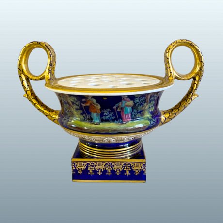 ​A FINE SPODE PORCELAIN KRATER VASE & COVER, CIRCA 1820.Provenance: Copeland China Collection, Trelissick House, Cornwall - Click to enlarge and for full details.