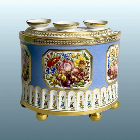 A COALPORT PORCELAIN BULB POT, circa 1815 - Click to enlarge and for full details.