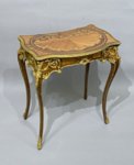 AN OUTSTANDING QUALITY  MID 19TH CENTURY ENGLISH OCCASSIONAL TABLE.  - Click to enlarge and for full details.