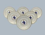 A SET OF SIX CHAMBERLAINS WORCESTER PORCELAIN ARMORIAL DESSERT PLATES, CIRCA 1815.  - Click to enlarge and for full details.