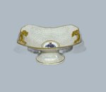 A CHAMBERLAINS WORCESTER PORCELAIN ARMORIAL PEDESTAL TAZZA, CIRCA 1815 - Click to enlarge and for full details.